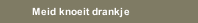 Meid knoeit drankje
